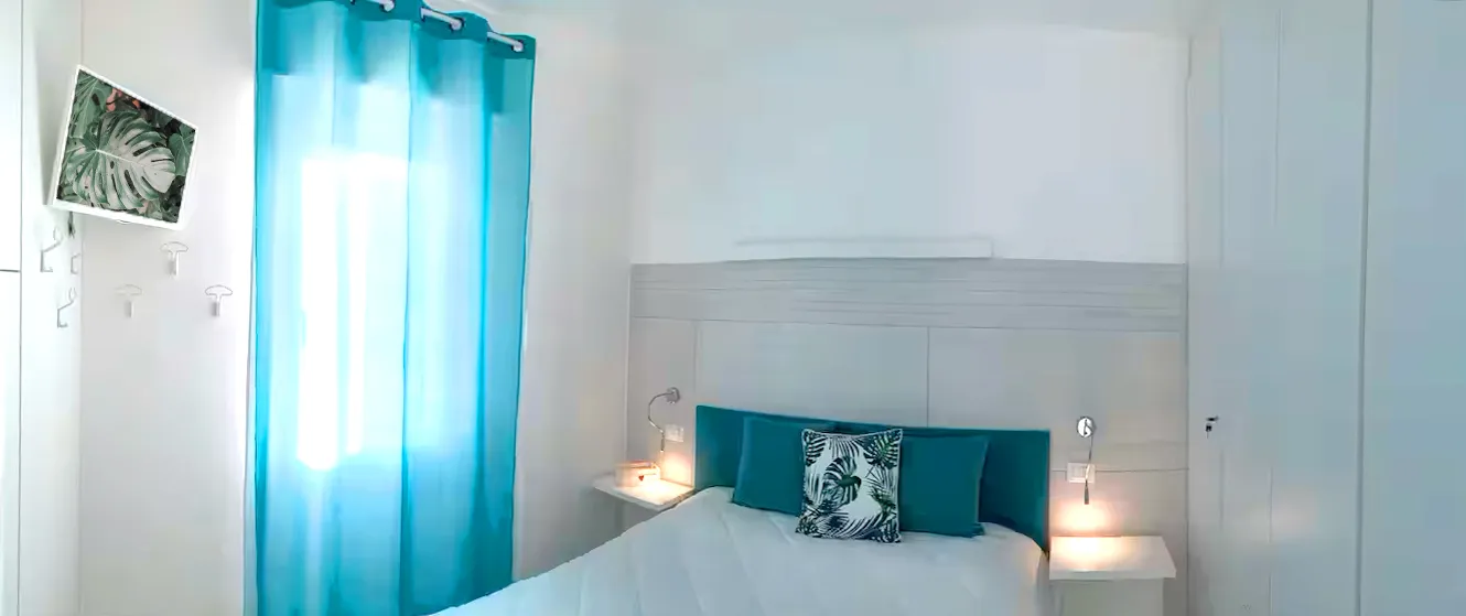 Serenity and modern comfort meet: Suite Jesolo creates an oasis of tranquility where relaxing colors cradle your dreams.