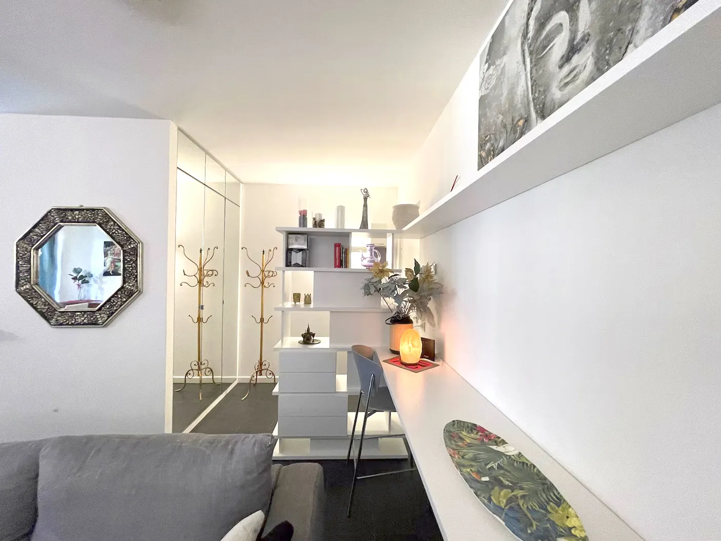 A corner of tranquility and inspiration: Suite Verona offers spaces designed for relaxing, reading or simply feeling at home.