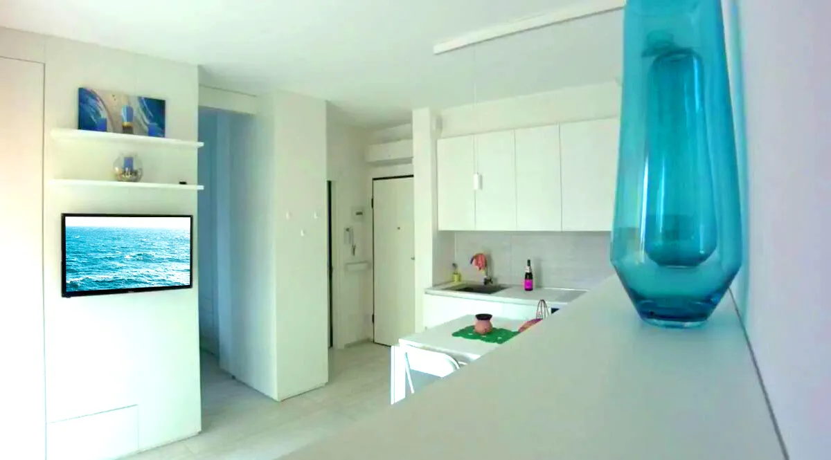 Modern kitchen and optimized spaces for every need: Suite Jesolo combines essential design and functionality in every detail.