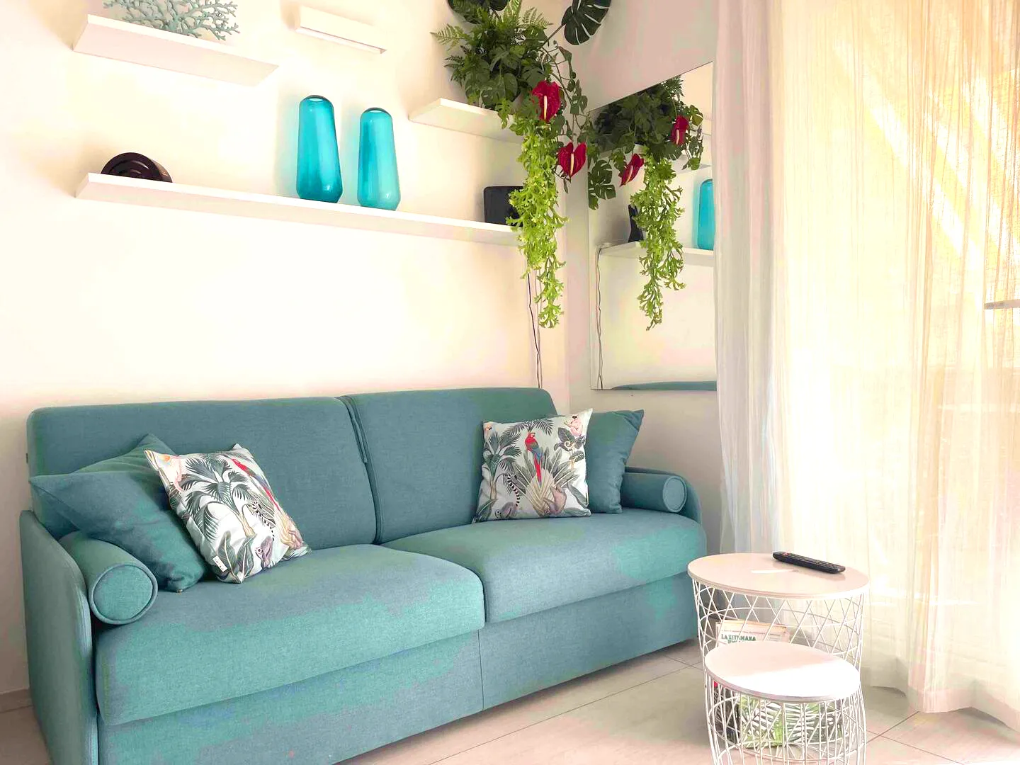 Light and green create the perfect atmosphere: Suite Jesolo welcomes you with modern comfort and natural touches.