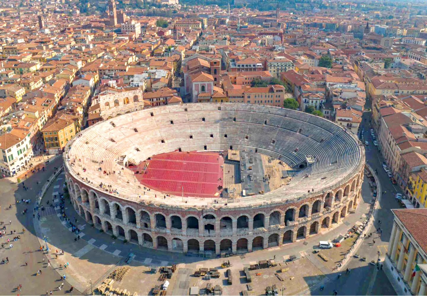 Suite Verona, steps away from history: experience the charm of the Arena city from a modern and refined refuge.